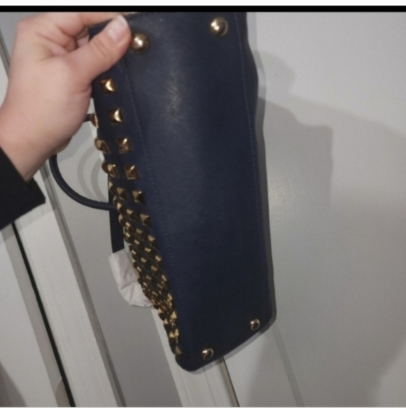 🍁🍂VERY RARE HTF Michael kors navy studded PYRAMID satchel - Picture 9 of 10